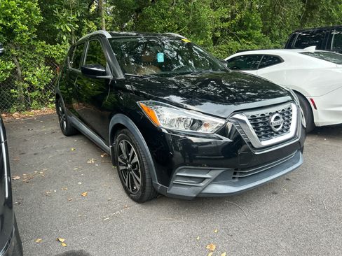 Used 2018 Nissan Kicks SV w/ Exterior Electronics Package FWD image 5