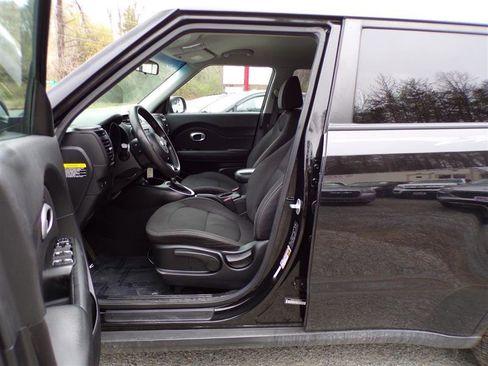 Used 2017 Kia Soul image 14