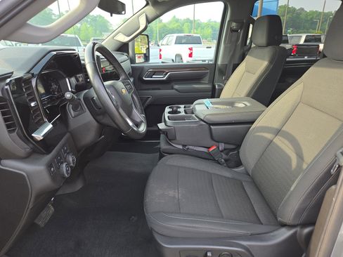 Used 2025 Chevrolet Silverado 2500 LT w/ Convenience Package AWD/4WD image 18