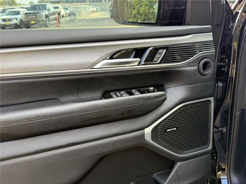 New 2025 Jeep Wagoneer L Series II AWD/4WD image 12