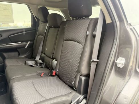 Used 2016 Dodge Journey SE w/ Popular Equipment Group image 16