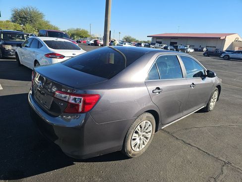 Used 2014 Toyota Camry LE image 4