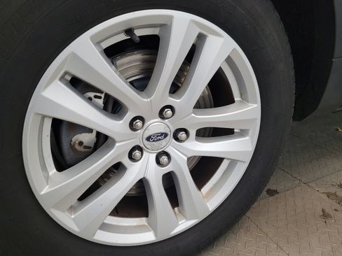 Used 2018 Ford Explorer XLT w/ Equipment Group 202A image 31