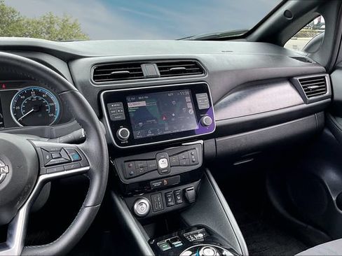 Certified 2025 Nissan Leaf SV Plus FWD image 9
