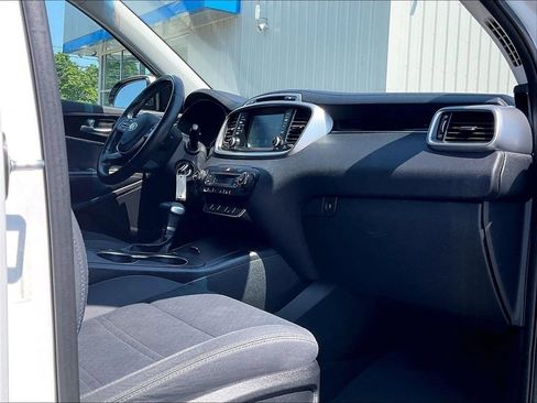Used 2019 Kia Sorento AWD w/ LX Convenience Package image 14