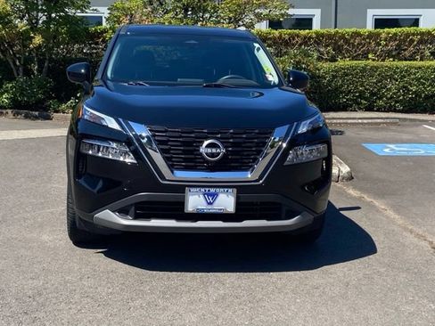 Used 2023 Nissan Rogue SV AWD/4WD image 2