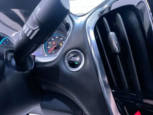Used 2021 Chevrolet Traverse LT AWD/4WD image 17