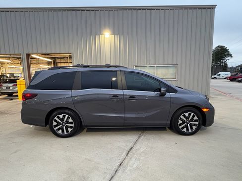 Used 2026 Honda Odyssey EX-L image 9