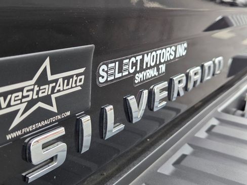 Used 2018 Chevrolet Silverado 1500 LT w/ Texas Edition image 11