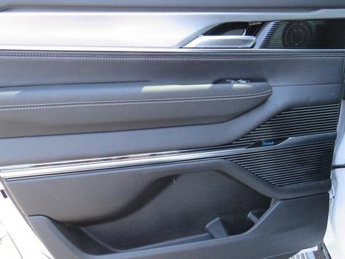 New 2023 Jeep Grand Wagoneer 4WD w/ Convenience Group III image 22