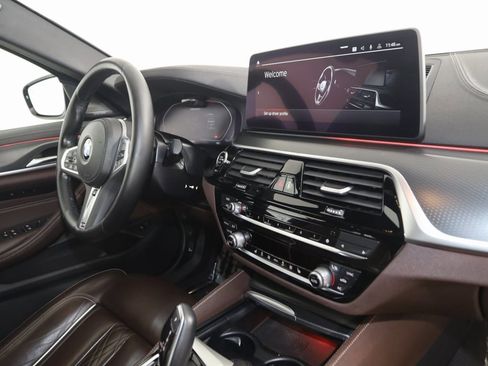 Used 2023 BMW M550i xDrive image 52