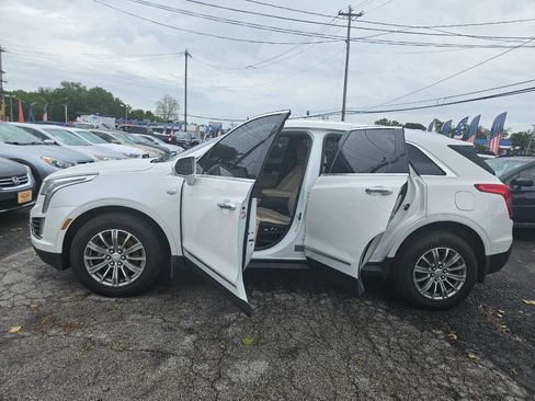 Used 2017 Cadillac XT5 Luxury w/ Driver Awareness Package AWD/4WD image 8