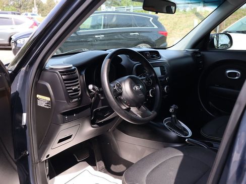 Used 2016 Kia Soul + FWD image 8