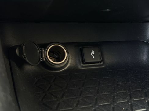 Used 2020 Toyota RAV4 LE FWD image 20