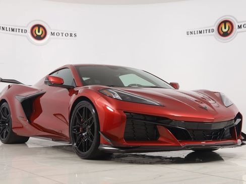 Used 2025 Chevrolet Corvette Z06 w/ Z07 Performance Package RWD image 35