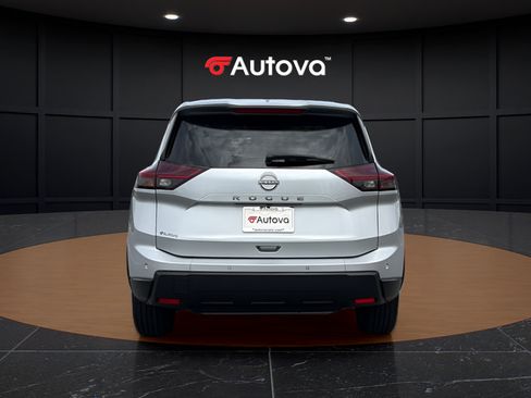 Used 2024 Nissan Rogue SV AWD/4WD image 4