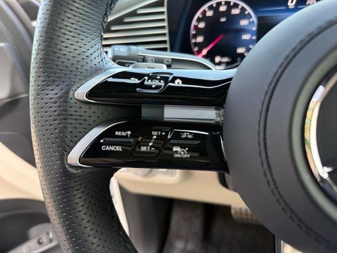 Certified 2025 Mercedes-Benz GLS 450 4MATIC image 25
