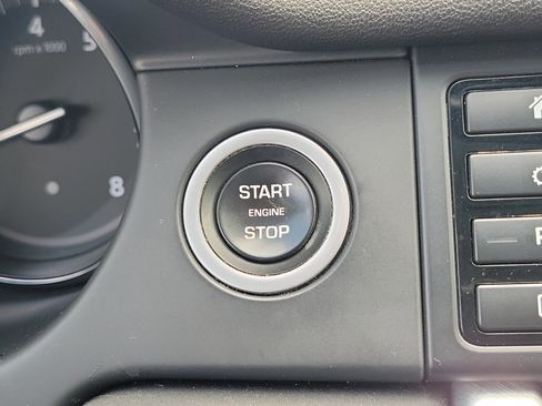 Used 2017 Land Rover Discovery Sport SE image 31