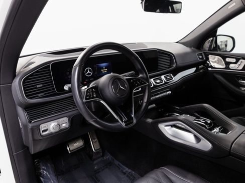 Used 2024 Mercedes-Benz Maybach GLS 600 Maybach GLS 600 image 9
