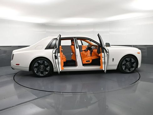 New 2027 Rolls-Royce Phantom Sedan RWD image 40