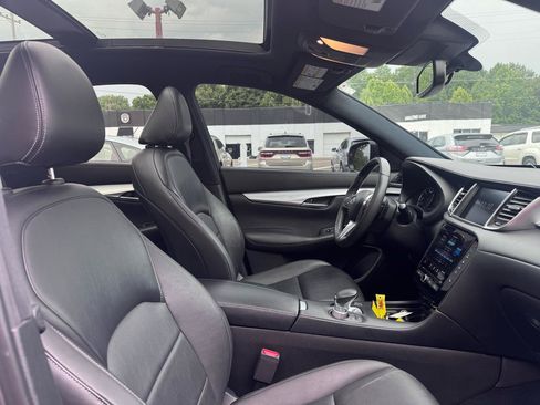 Used 2021 INFINITI QX50 Luxe w/ Appearance Package FWD image 13