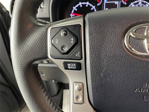 Used 2022 Toyota 4Runner SR5 Premium image 12