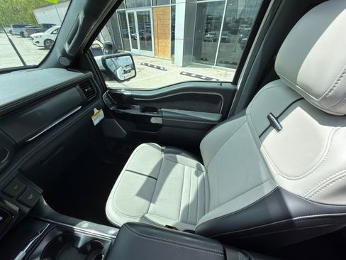 Used 2025 Ford F150 Lightning Platinum AWD/4WD image 28
