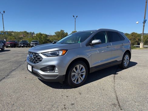 Used 2022 Ford Edge Titanium image 1