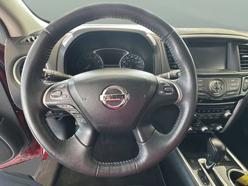 Used 2017 Nissan Pathfinder SV AWD/4WD image 12