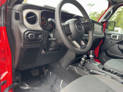 Used 2024 Jeep Wrangler Sport S image 10