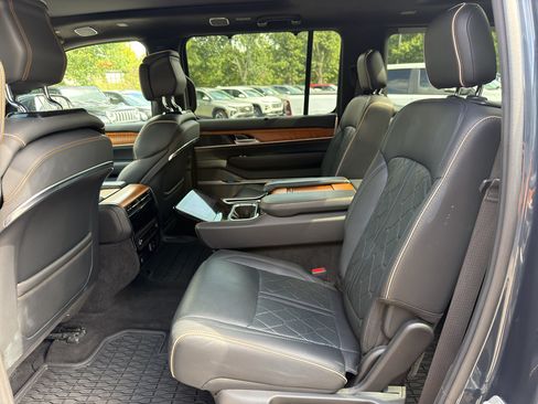 Used 2024 Jeep Grand Wagoneer L Series III AWD/4WD image 26