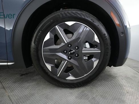 Used 2025 Kia EV6 Light w/ Light LR Technology Package RWD image 20