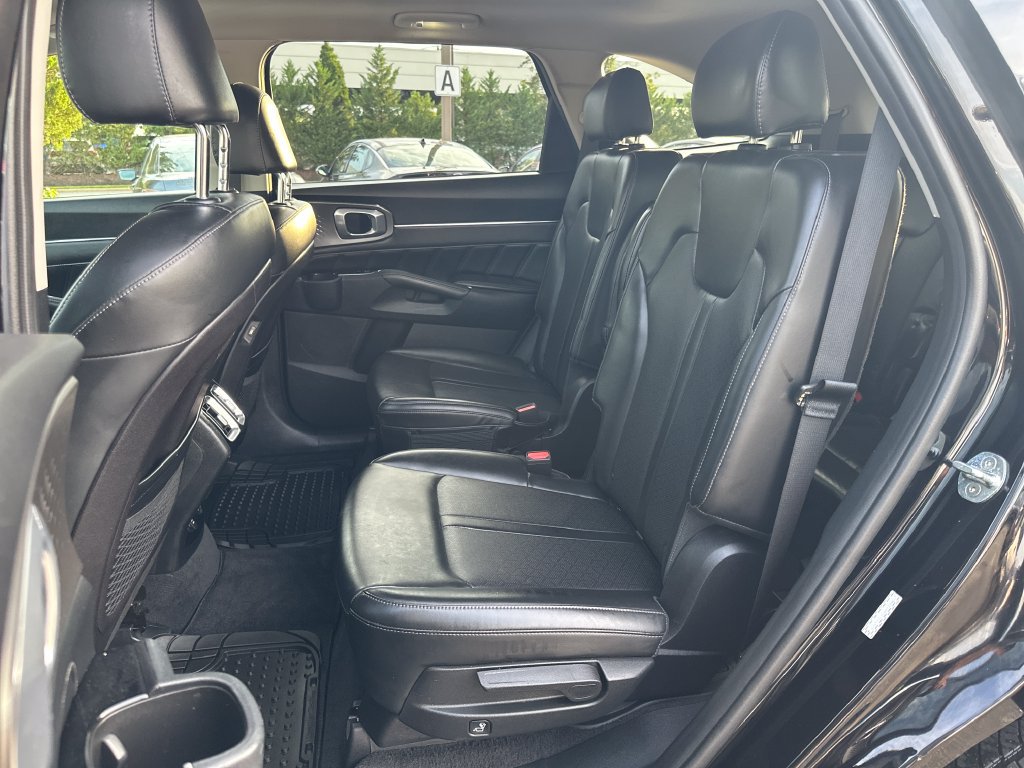 Used 2022 Kia Sorento SX AWD/4WD image 16
