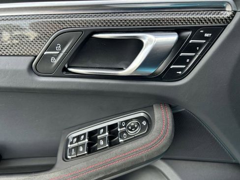 Certified 2023 Porsche Macan GTS image 9