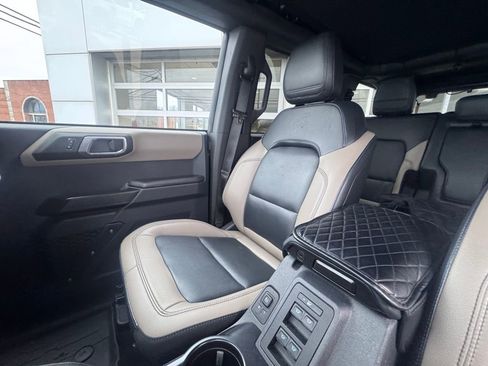 Used 2024 Ford Bronco Wildtrak image 21