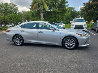 Used 2022 Lexus ES 300h w/ Premium Package