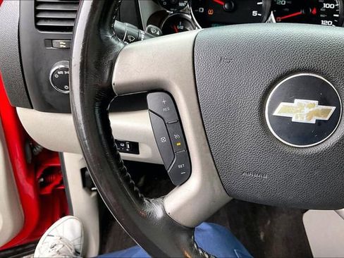 Used 2010 Chevrolet Silverado 2500 LT w/ Interior Plus Package RWD image 11