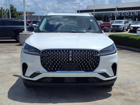 New 2026 Lincoln Aviator 2WD image 3