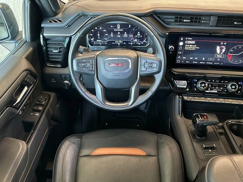 Used 2025 GMC Sierra 1500 AT4 w/ Technology Package AWD/4WD image 13