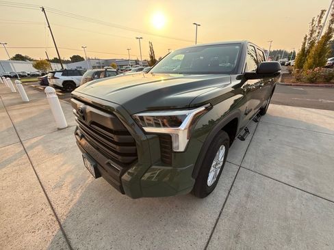 Used 2022 Toyota Tundra SR5 w/ SR5 Premium Package AWD/4WD image 1