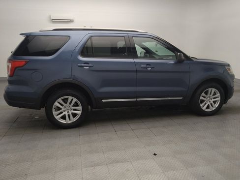 Used 2019 Ford Explorer XLT AWD/4WD image 10