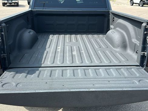 Used 2025 RAM 2500 Big Horn AWD/4WD image 8
