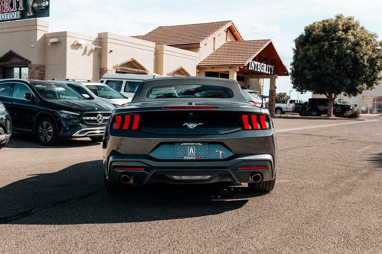 Used 2024 Ford Mustang Convertible RWD image 6
