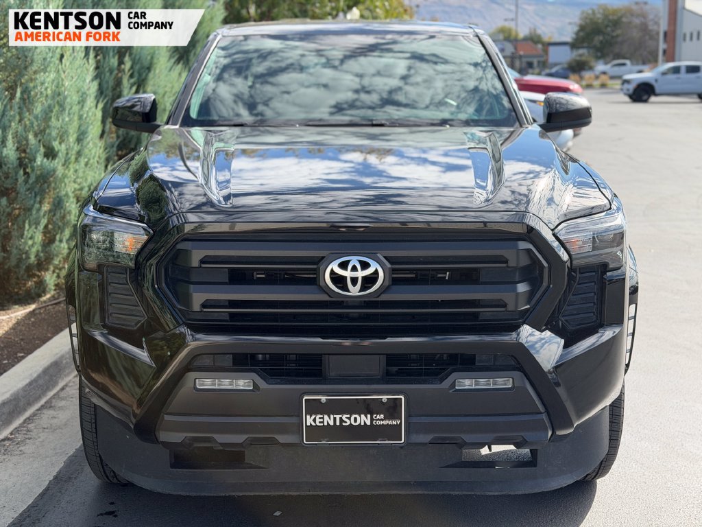 Used 2025 Toyota Tacoma SR5 AWD/4WD image 2