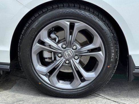 Certified 2023 Honda Accord EX image 32