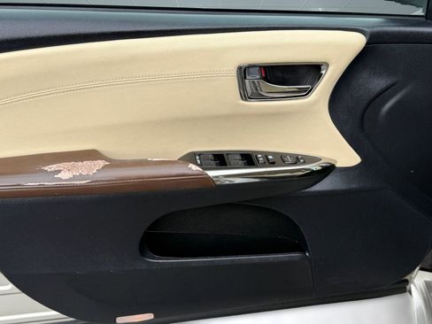 Used 2014 Toyota Avalon XLE image 12