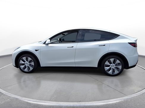 Used 2023 Tesla Model Y Long Range AWD/4WD image 5