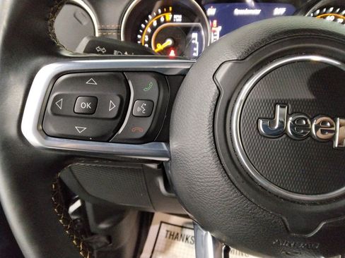 Used 2021 Jeep Gladiator Overland image 12