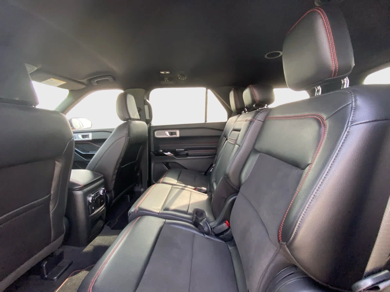 Used 2022 Ford Explorer ST-Line AWD/4WD image 15