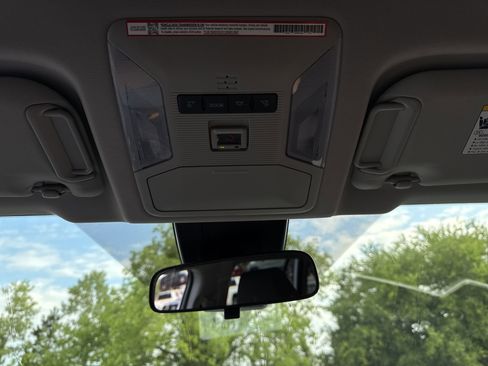 New 2025 Toyota RAV4 XLE AWD/4WD image 21